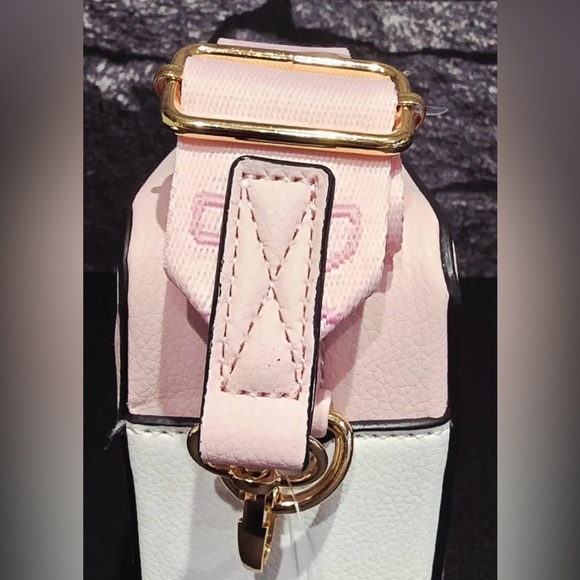 NWT Disney Aristocats Marie Pink and White Camera Crossbody Bag - Picture 6 of 9